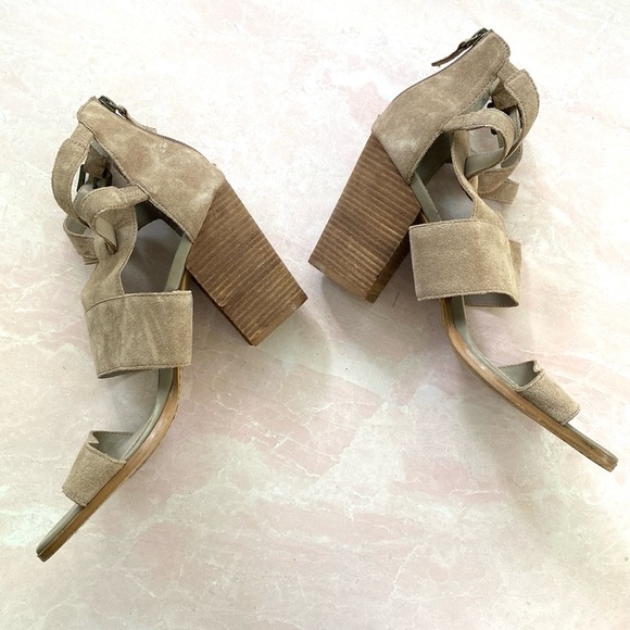 Hinge Taupe Leather Ankle Zip Heeled Sandals Sz 11 - Picture 5 of 13